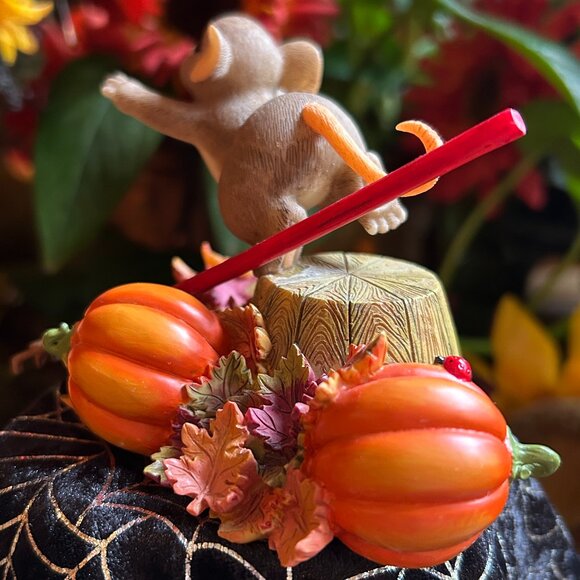 Charming Tails HALLOWEEN “Dive Right In” (85/118) - Picture 7 of 15